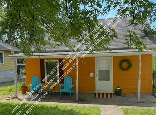 1332 S Pleasant St, Independence, MO 64055