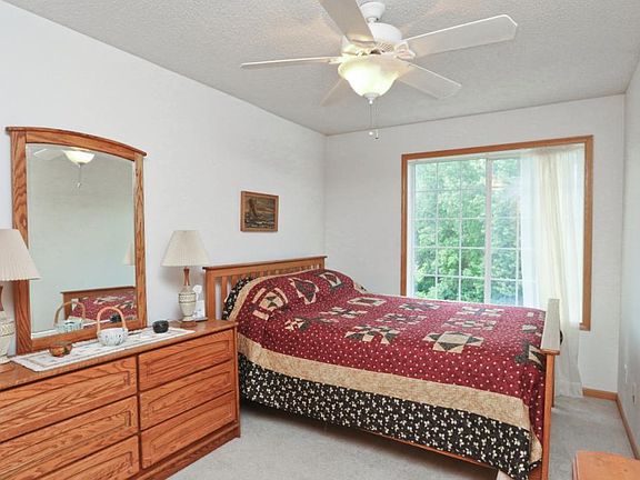 4th image of 1324 Crown Oaks Dr NE