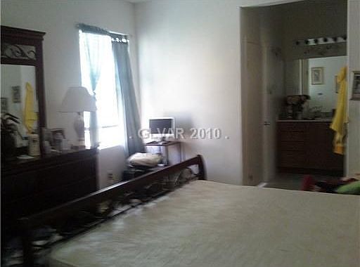 4th image of 5432 Greenley Gardens St