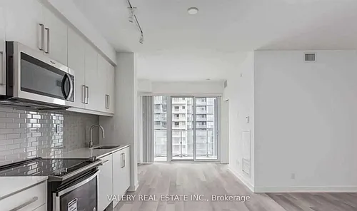 5180 Yonge St Photo 1 5180 Yonge St Photo 1