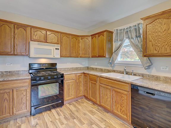 3rd image of 18374 W Grand Dr
