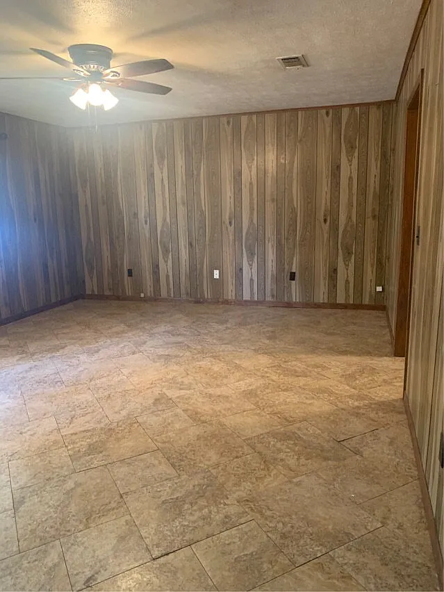 2 bed, 1.0 bath, 936 sqft, $800 — Photo 3