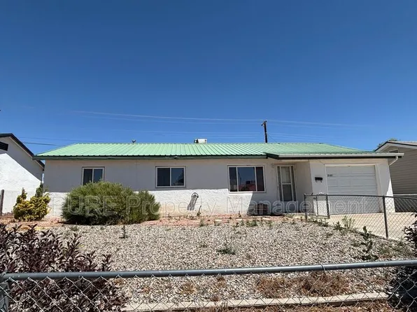 2620 Mossman Dr, Farmington, NM 87401