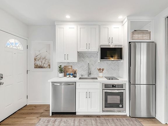 4th image of 24 Breeze Ave APT 1