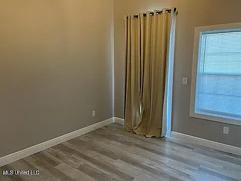 902 Howard Ave #9 — Photo 5