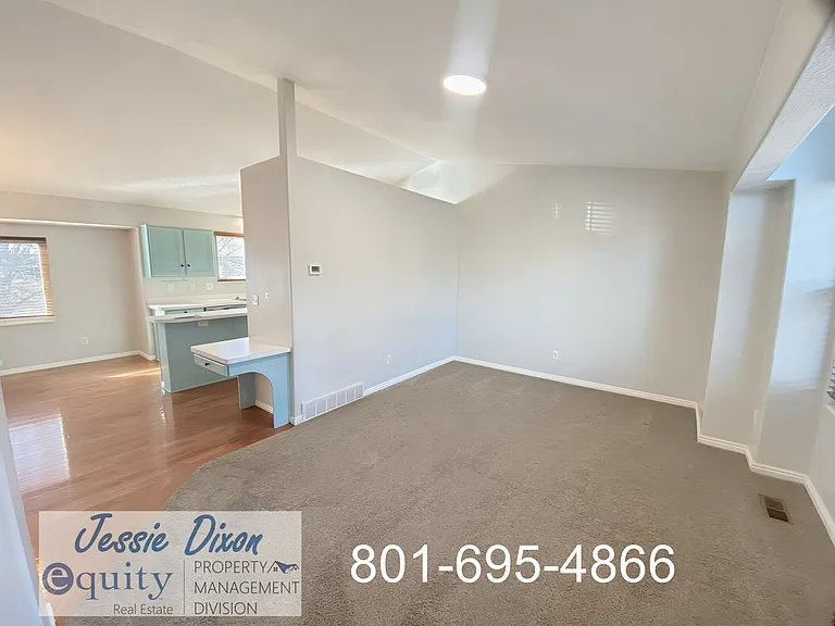 5889 S 3260 W — Photo 5