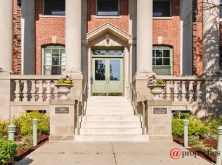 156 N Oak Park Ave #2, Oak Park, IL 60301