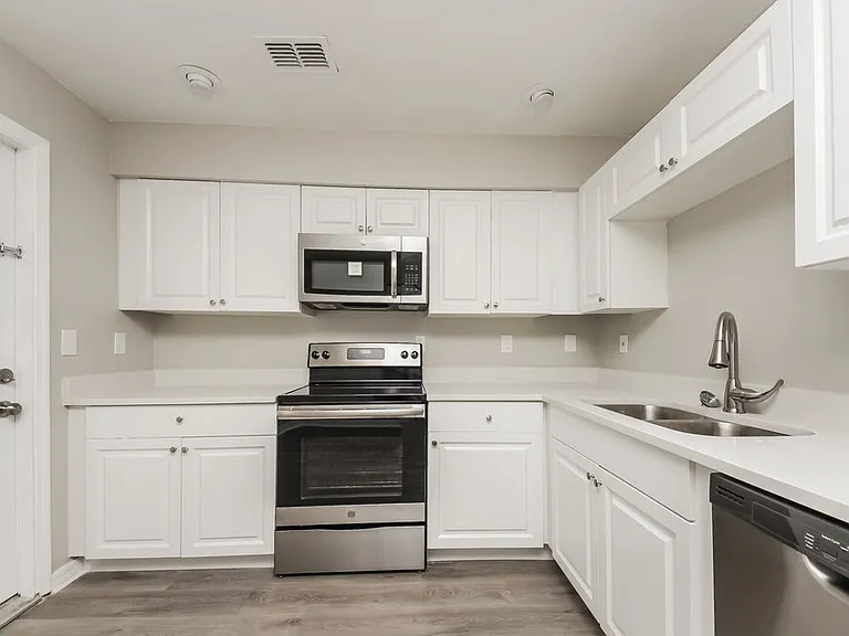 619 Heraldo Ct — Photo 7