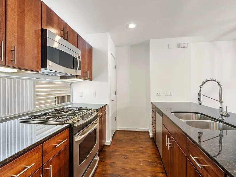 349 Sydnor St — Photo 12