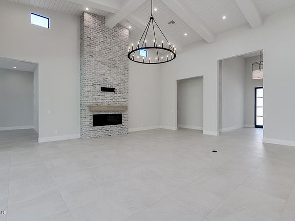 5th image of 2578 E Locust Dr