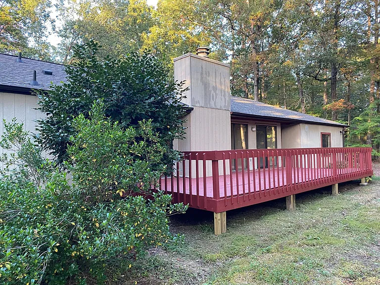 209 Hunter Hill Rd — Photo 14