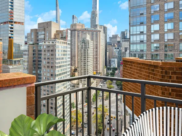 1991 Broadway image 11 of 14