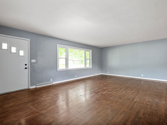 4th image of 1500 W Purdue Ave