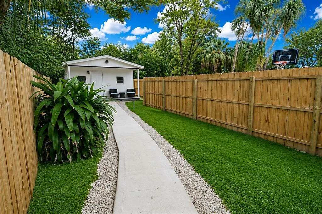 1 bed, 1.0 bath, 530 sqft, $1,100 — Photo 2