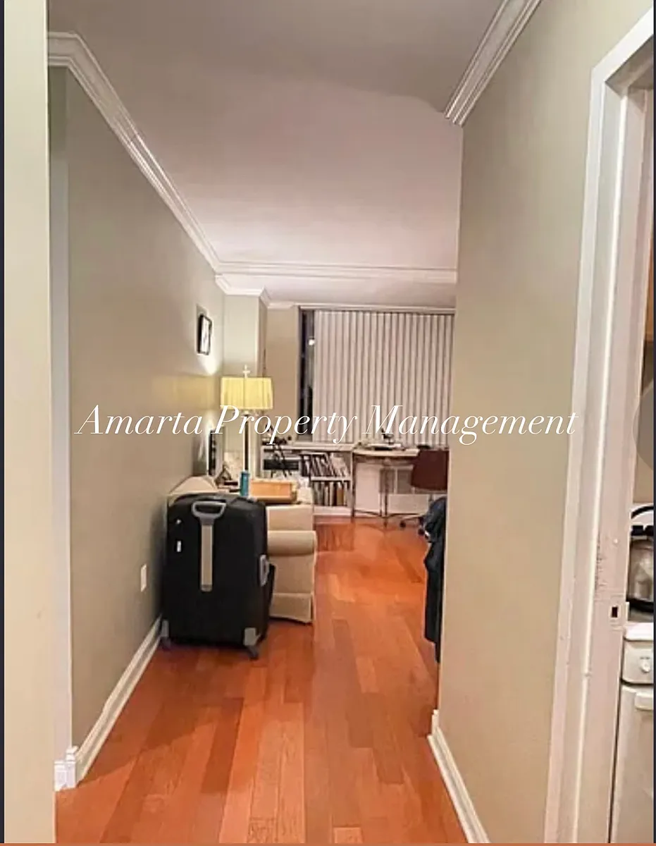 Building Photo - 1121 Arlington Blvd #404