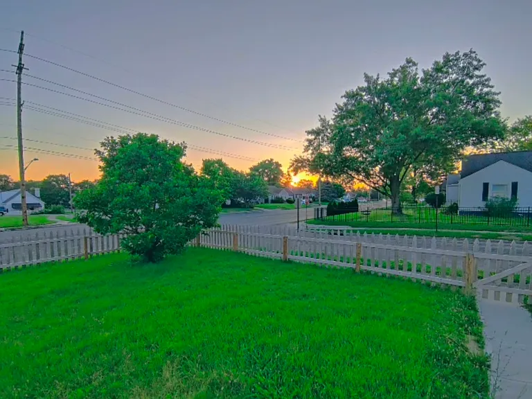 3001 Delaine Ave — Photo 3