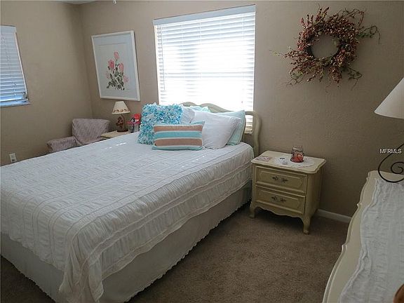 5th image of 529 Skyview Ave