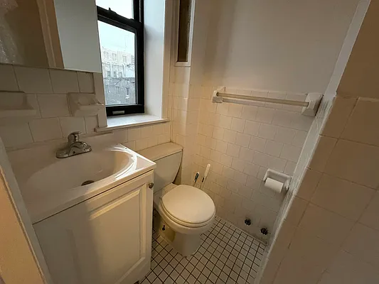 Rented by REAL New York | media 17