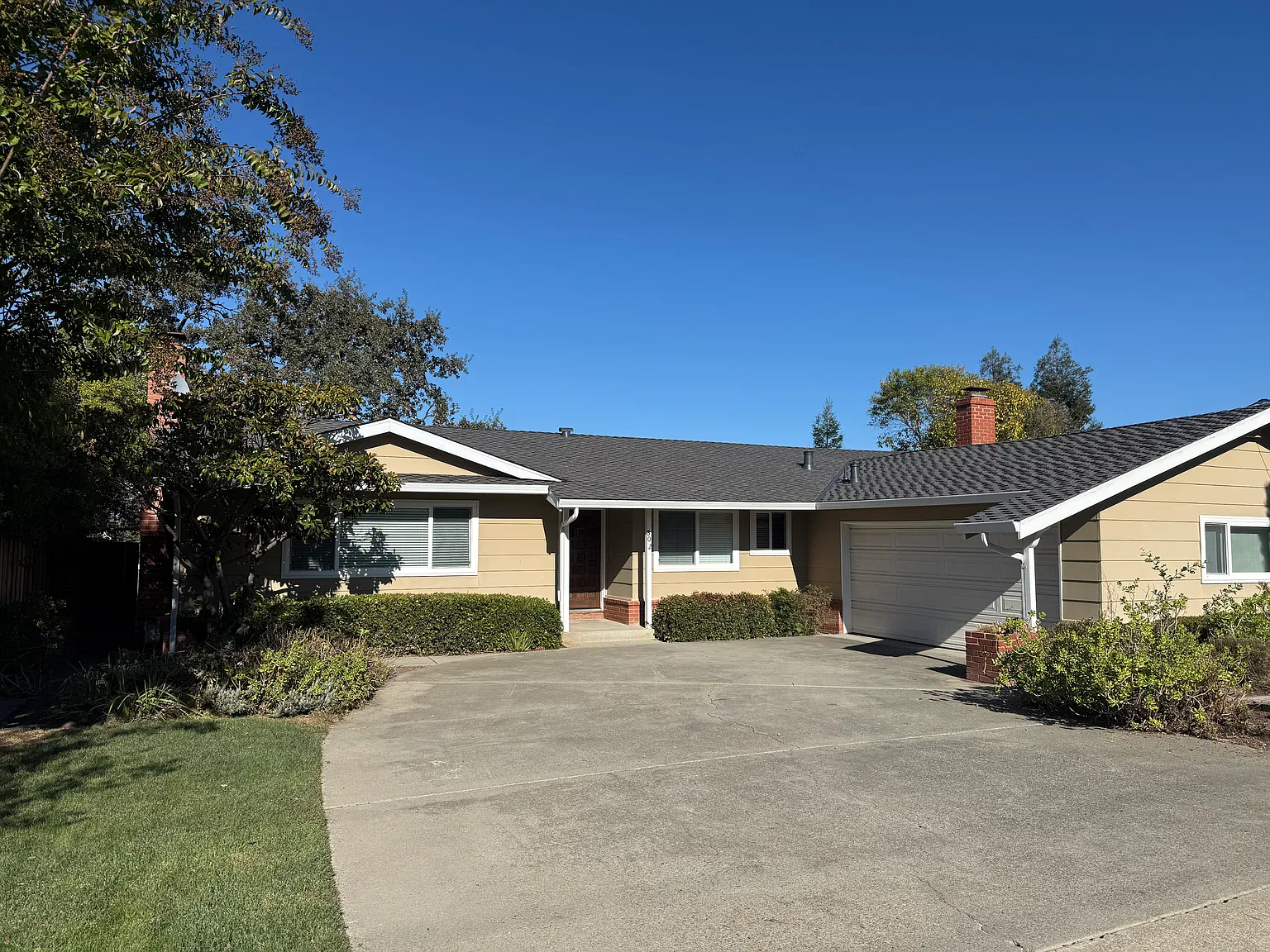 4 bed, 1660 sqft, $4,800 — Photo 1