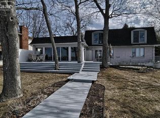 13278 Lakeside Lndg, Fenton, MI 48430