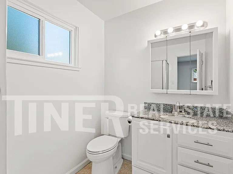 2815 Erin Dr — Photo 17