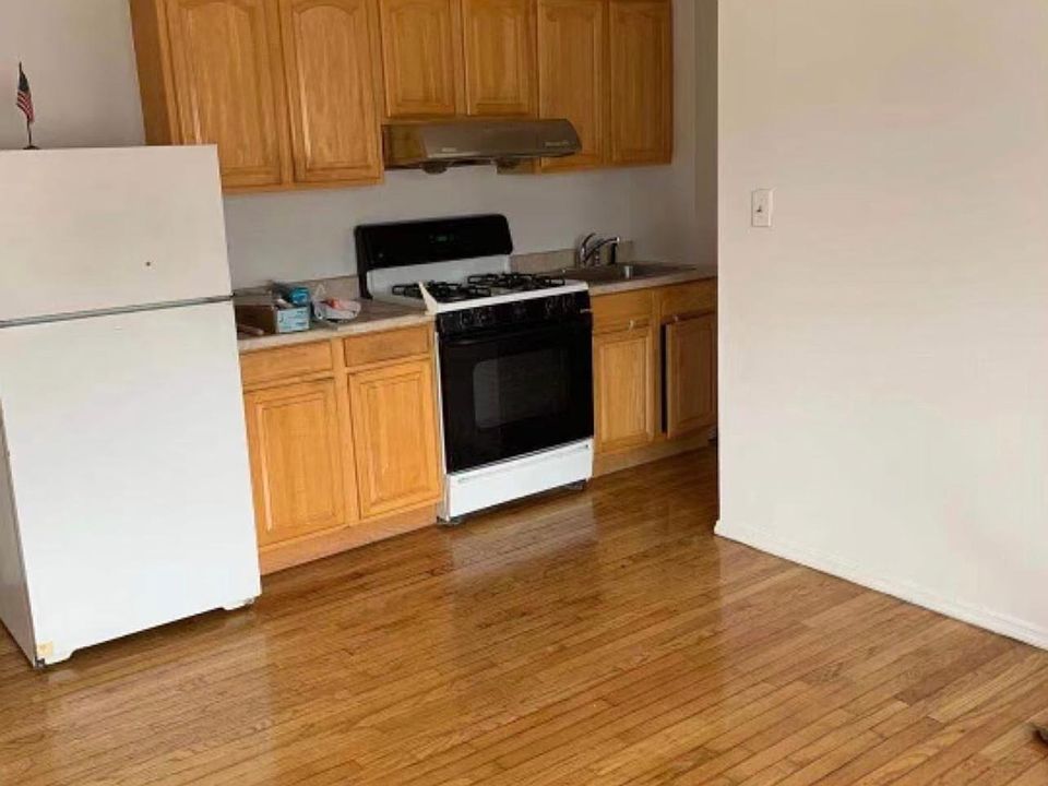 1st image of 137-29 Geranium Ave Floor 3