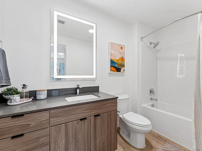 2x2 Bathroom