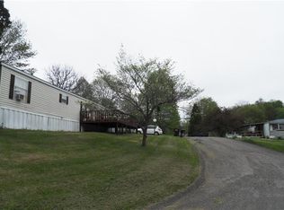 201 Crystal Ln, Slippery Rock, PA 16057