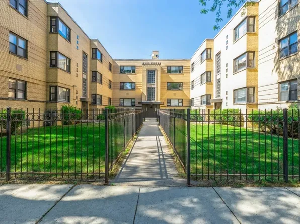 2050 E 72nd Pl 2050-2060 E 72nd Pl Chicago, IL 60649