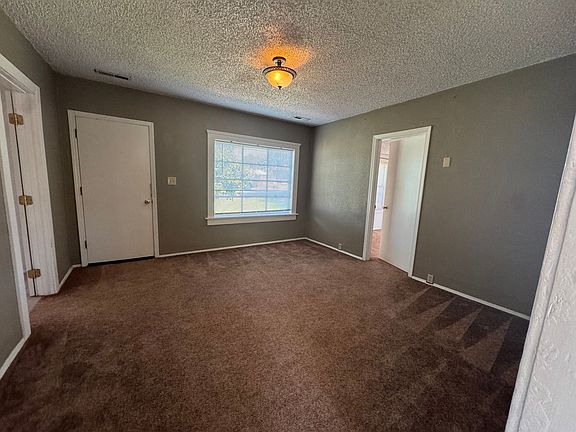 3rd image of 1553 NW Calkins Ave