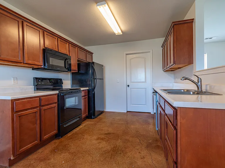 1014 Josie Kate Ln — Photo 17