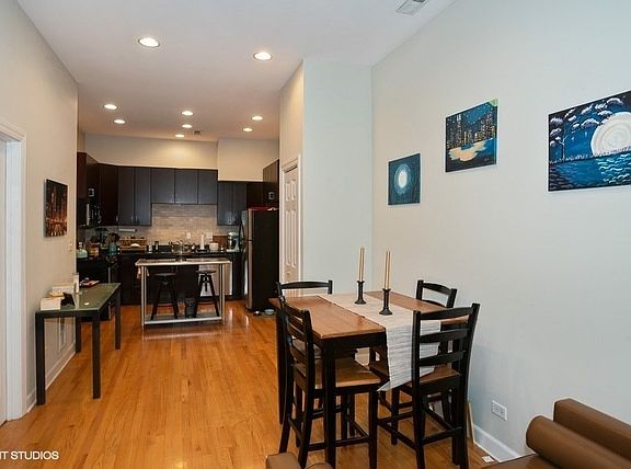 4th image of 705 N Milwaukee Ave APT 1F