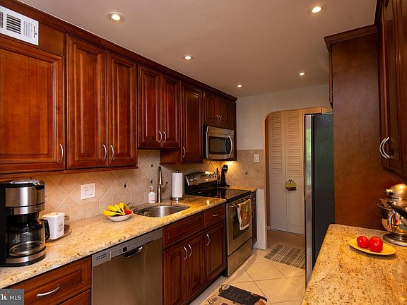 4th image of 1001 City Ave APT Ee117