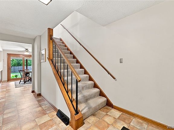 4th image of 52 Cedar Ridge Dr