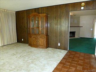 4th image of 23825 Vanowen St