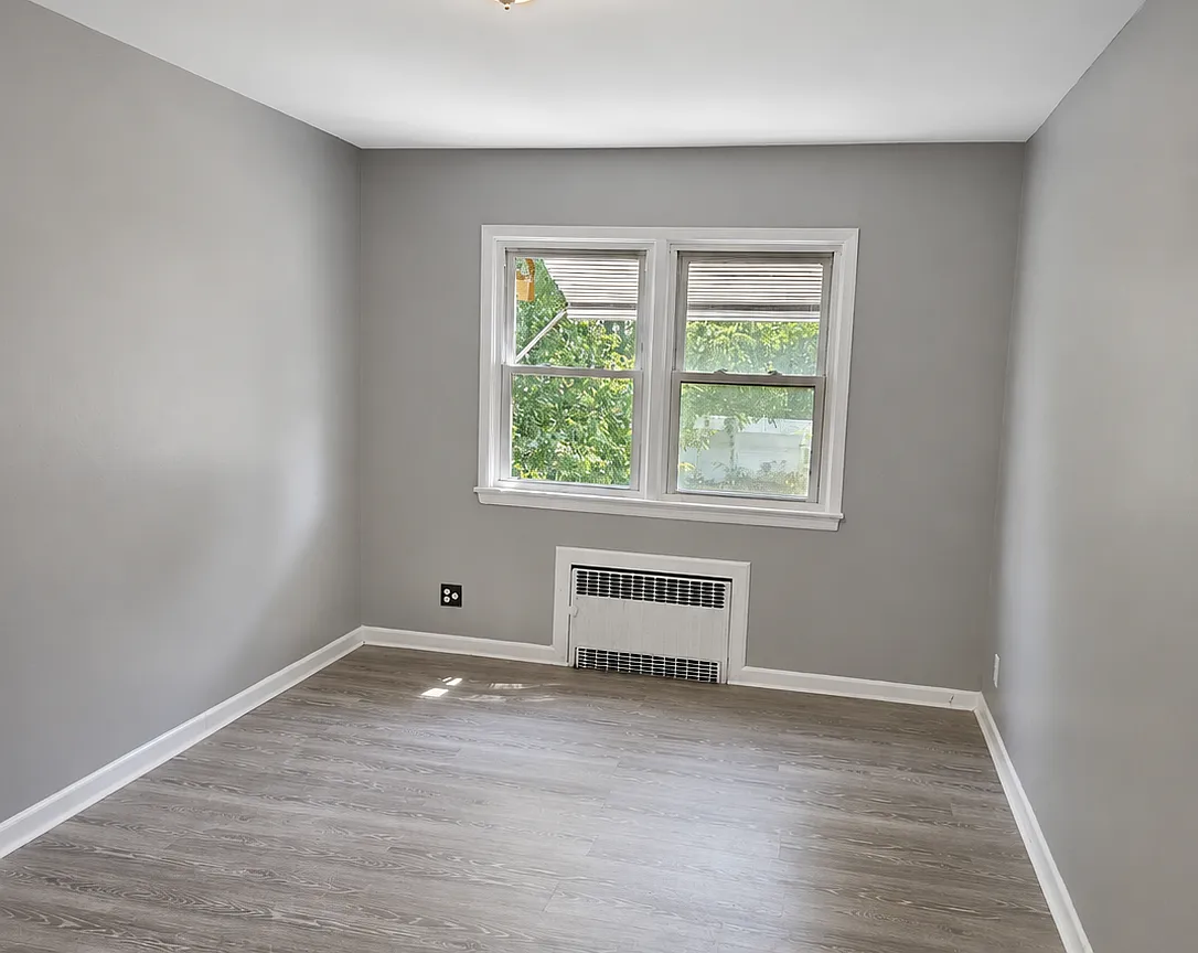 📍 158 3rd Ave #2R — photo 7 of 10