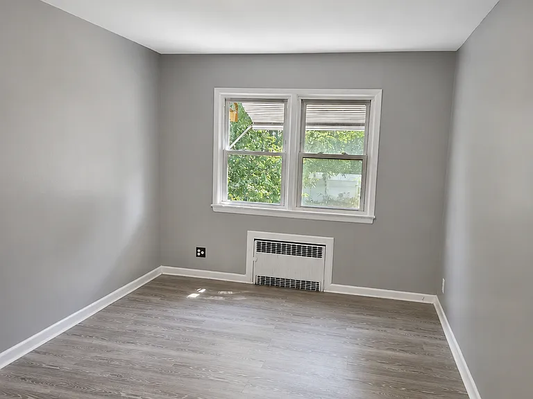 158 3rd Ave #2R — Photo 9