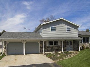 5218 S 10th St, Manitowoc, WI 54220