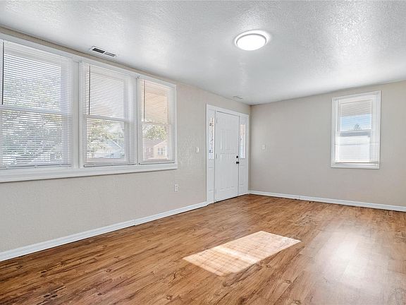 3rd image of 205 W Felton Ave