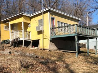 9824 F Ave, Wapello, IA 52653