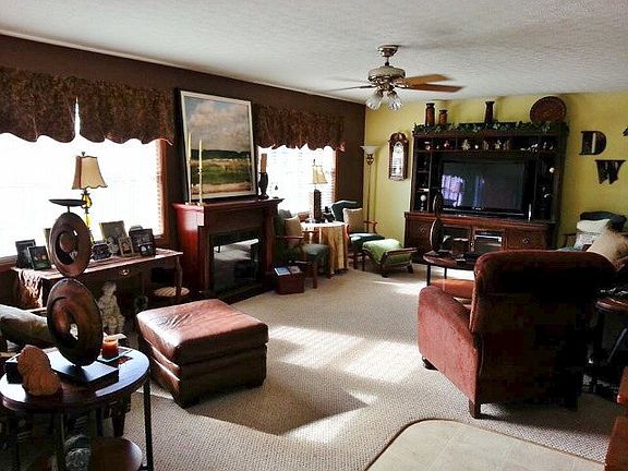 5th image of 2313 Sir Wren Ct