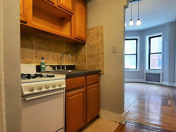 2nd image of 238 New York Ave APT 1D