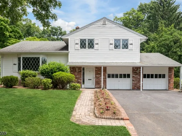 42 Hampshire Rd, Midland Park Boro, NJ 07432