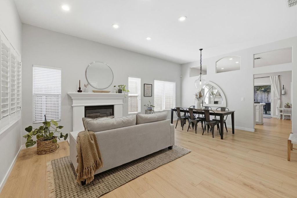 43 Kingsbury Ct, Roseville, CA - More