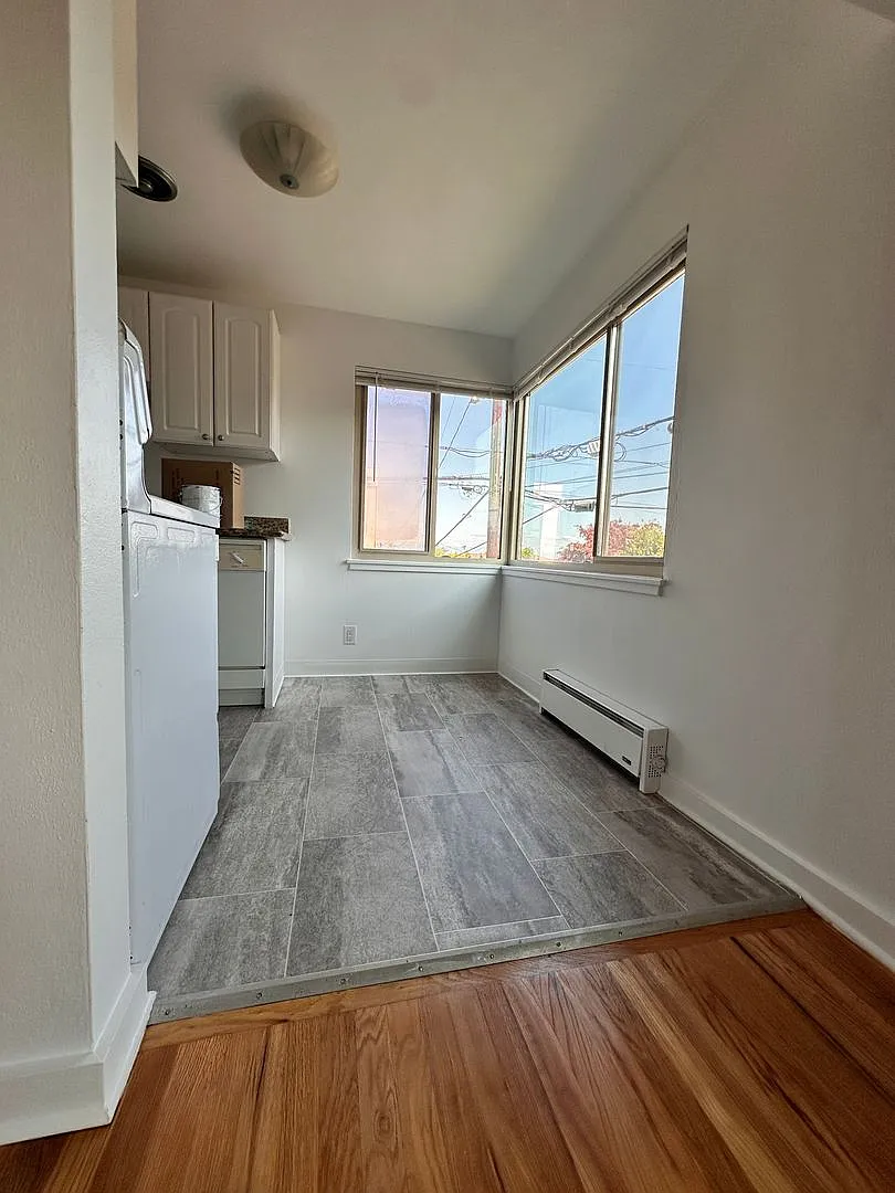 Evanston Court Apartments — Photo 2