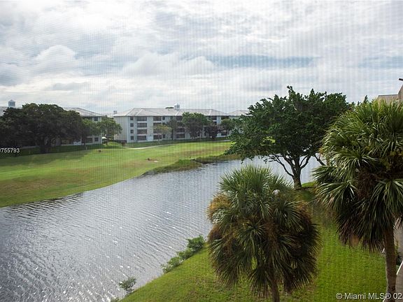 5th image of 9230 Lagoon Pl APT 414