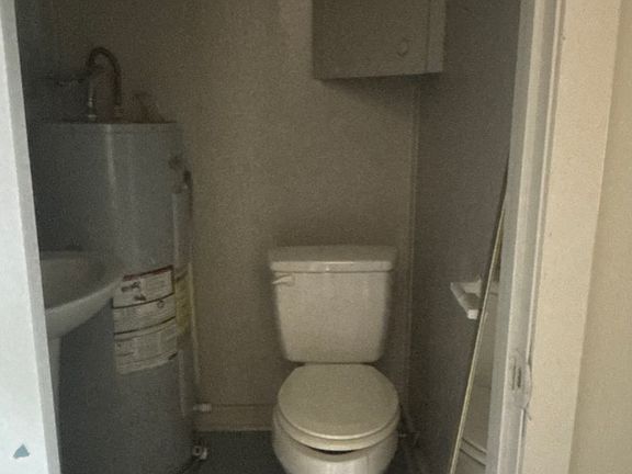 5th image of 407 W Park Ave
