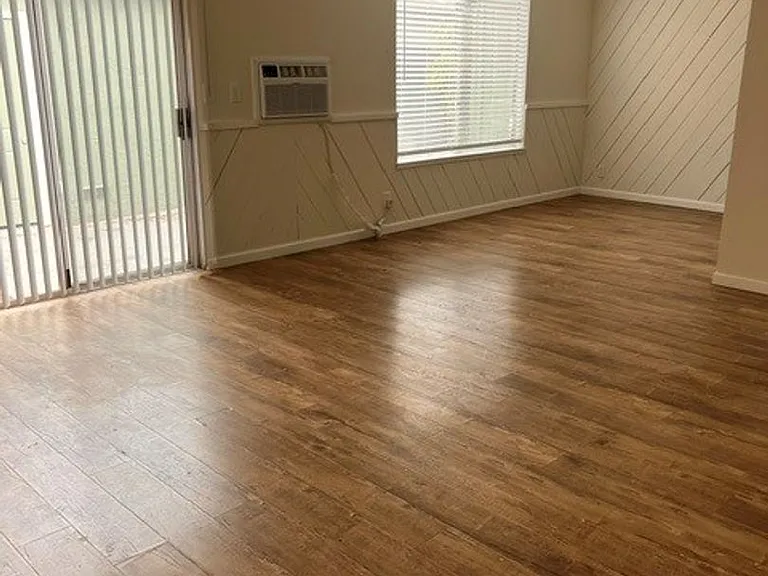 2042 Voss Park Ln — Photo 3