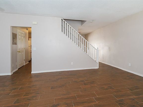4th image of 1238 Blenheim Ct