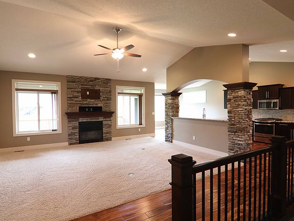 3rd image of 14305 Oakwood Dr